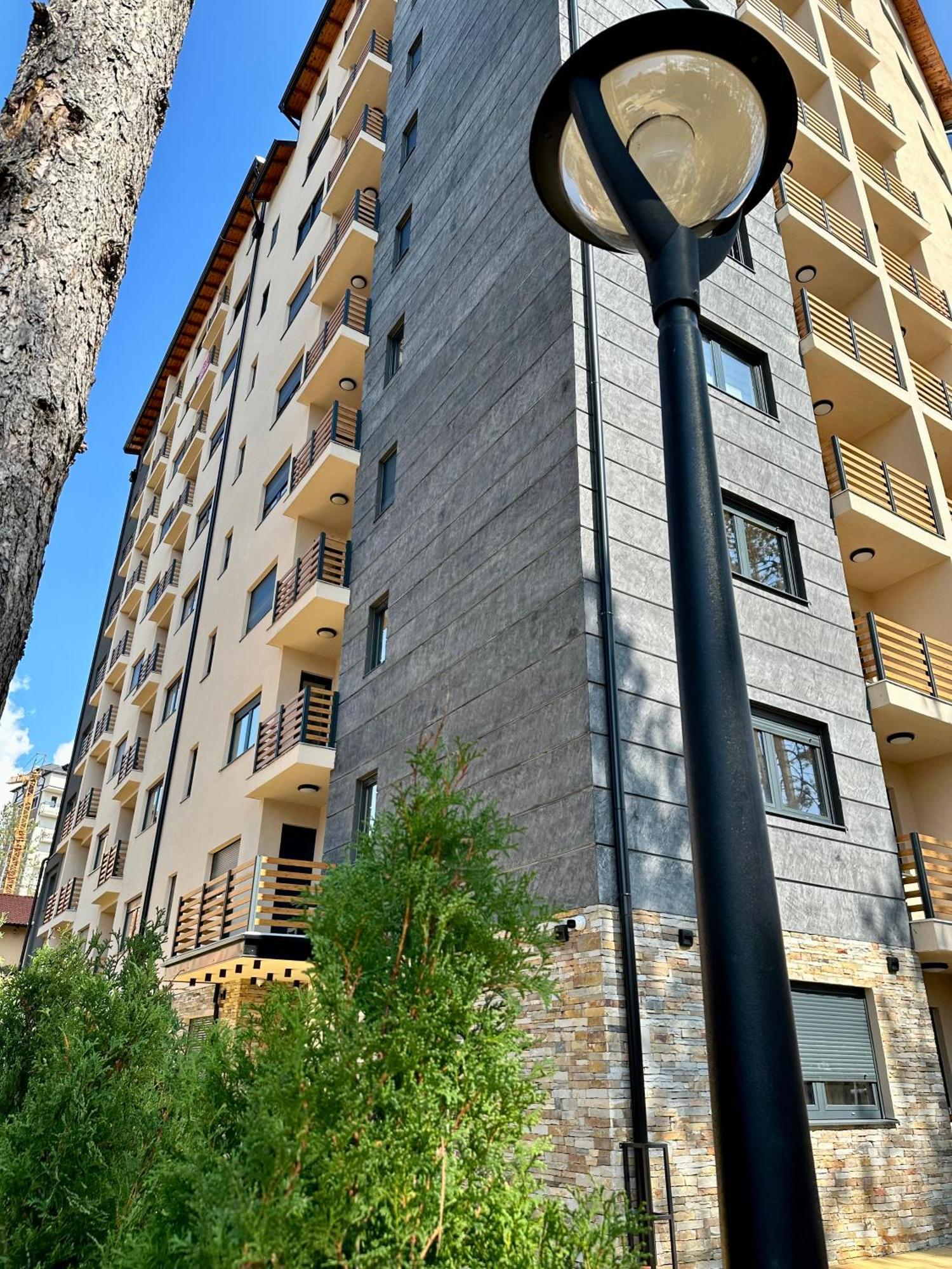 Gold Apartment